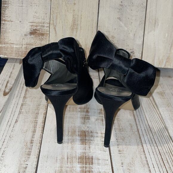 Anne Taylor Heel's With Bow In Back Black Satin with 4 in Heel Women's Shoe 8M - Picture 3 of 5